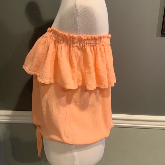 Express peach off shoulder tie front top med - Picture 2 of 4